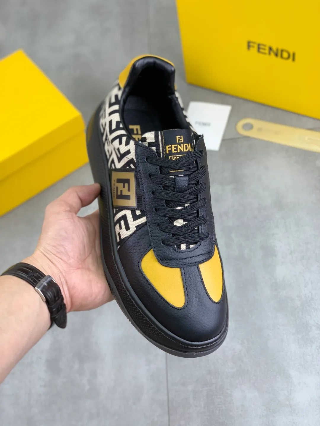 ​Men's shoes 💰P440 💰【New】Little monster 🆘 New FENDI 🕶️🕶️Simple routing effect, showing an elegant and cool driving shoe 🎬Using imported calfskin + first-layer pigskin lining🐂Excellent material🎬Detailed workmanship 🤗Comfortable foot feel➰➰. ​Pair it with any outfit to show your taste and temperament, low-key luxury ♻️Design ​simple and elegant ​noble and fashionable 🍃​Very loved and favored by trendy men 💓❤️size: 38-44 4️⃣colors available